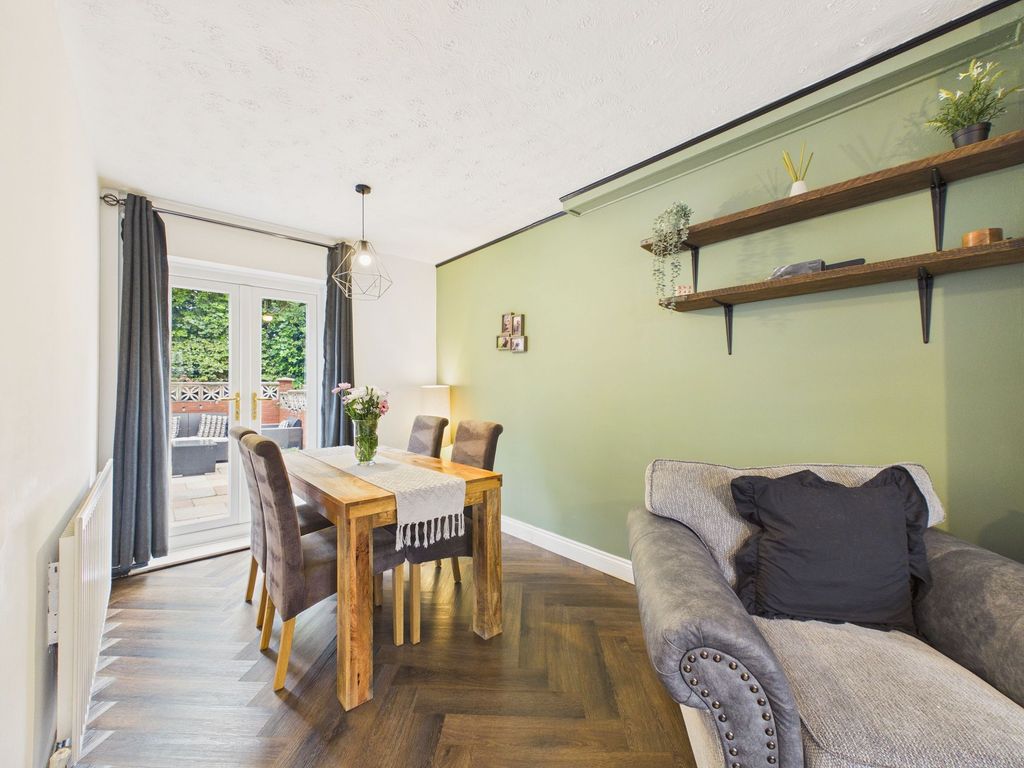 Property photo 3 of 12 Dining Area
