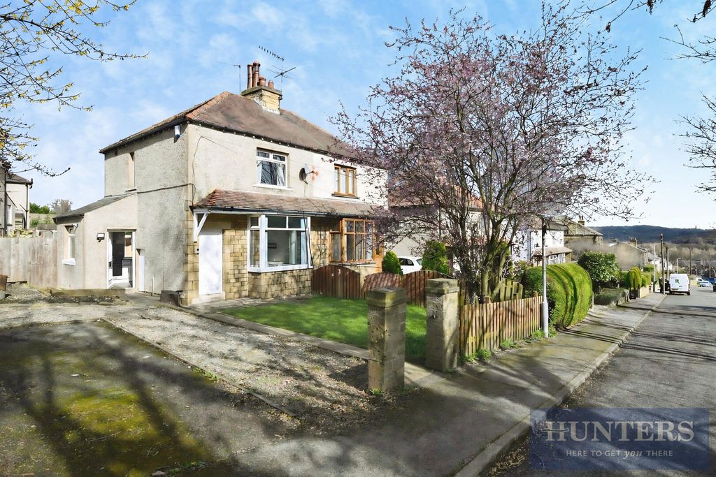 Property photo 1 of 12 Front (Exterior)