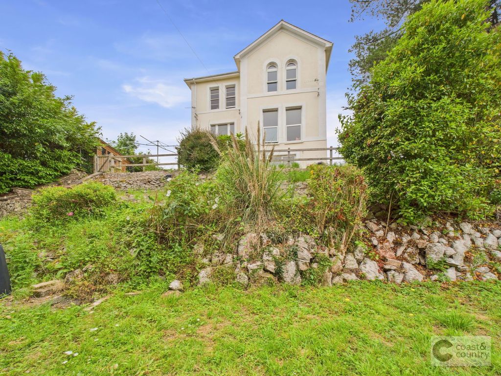 Property photo 1 of 31