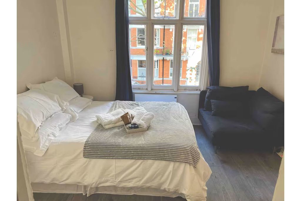 Property photo 2 of 6