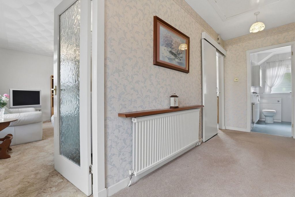 Property photo 3 of 33