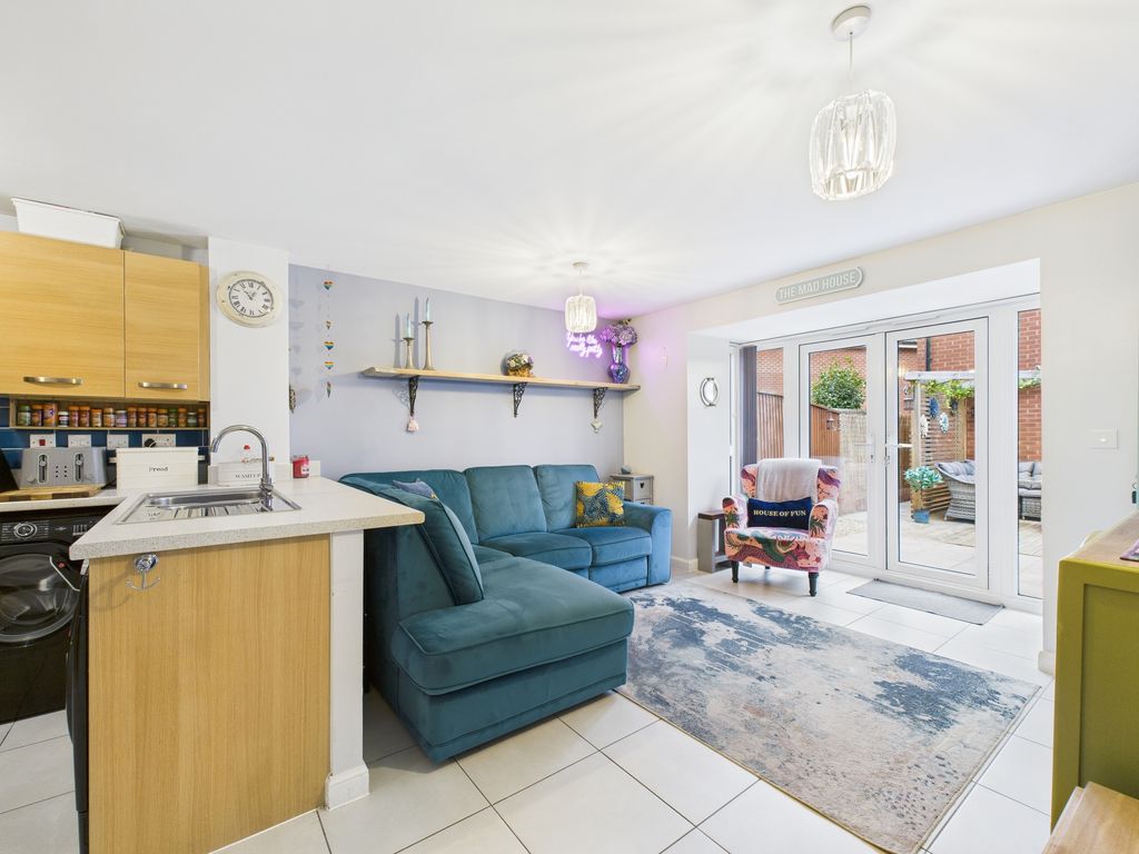 Property photo 2 of 24 Lounge