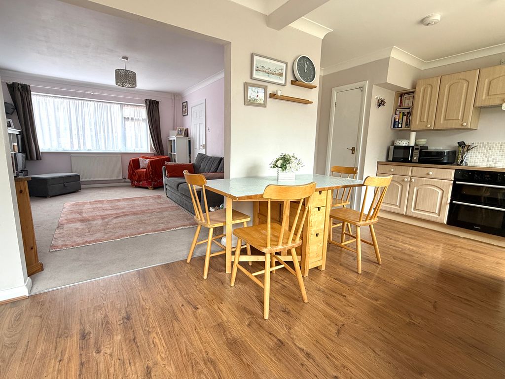 Property photo 3 of 14 Img_3169