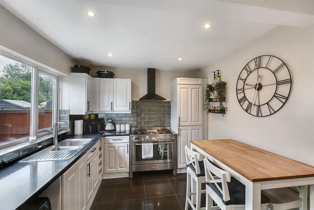 Property photo 2 of 15 Dsc_3534Kitchen Diner.Jpeg