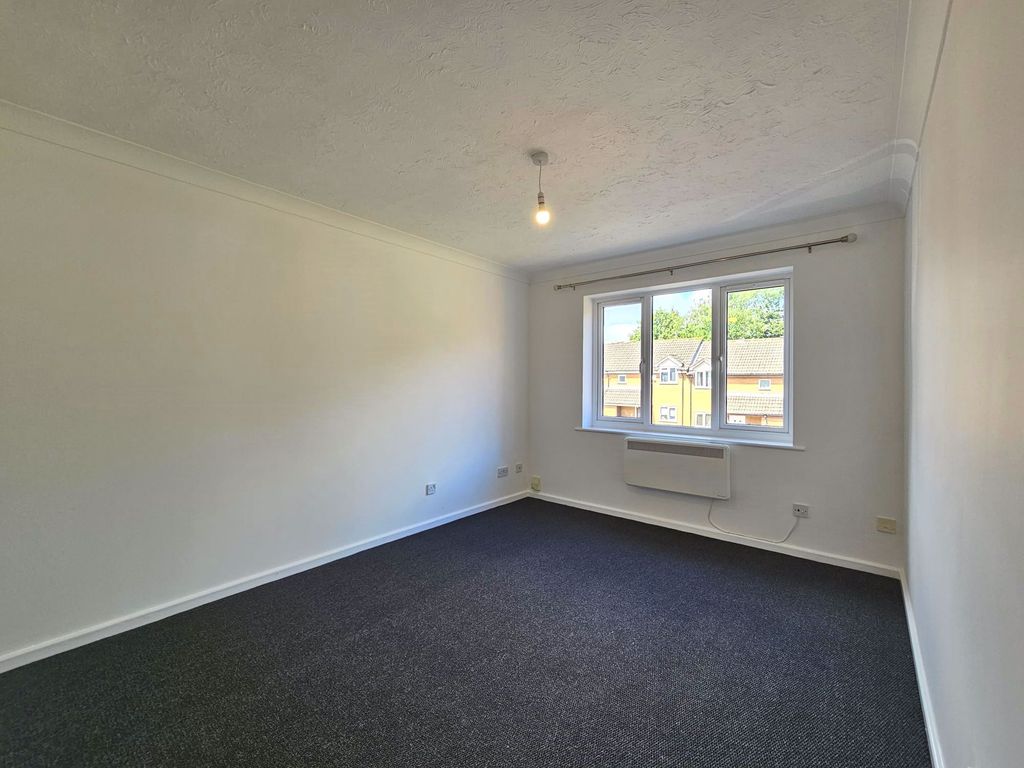 Property photo 2 of 5 Photo 8