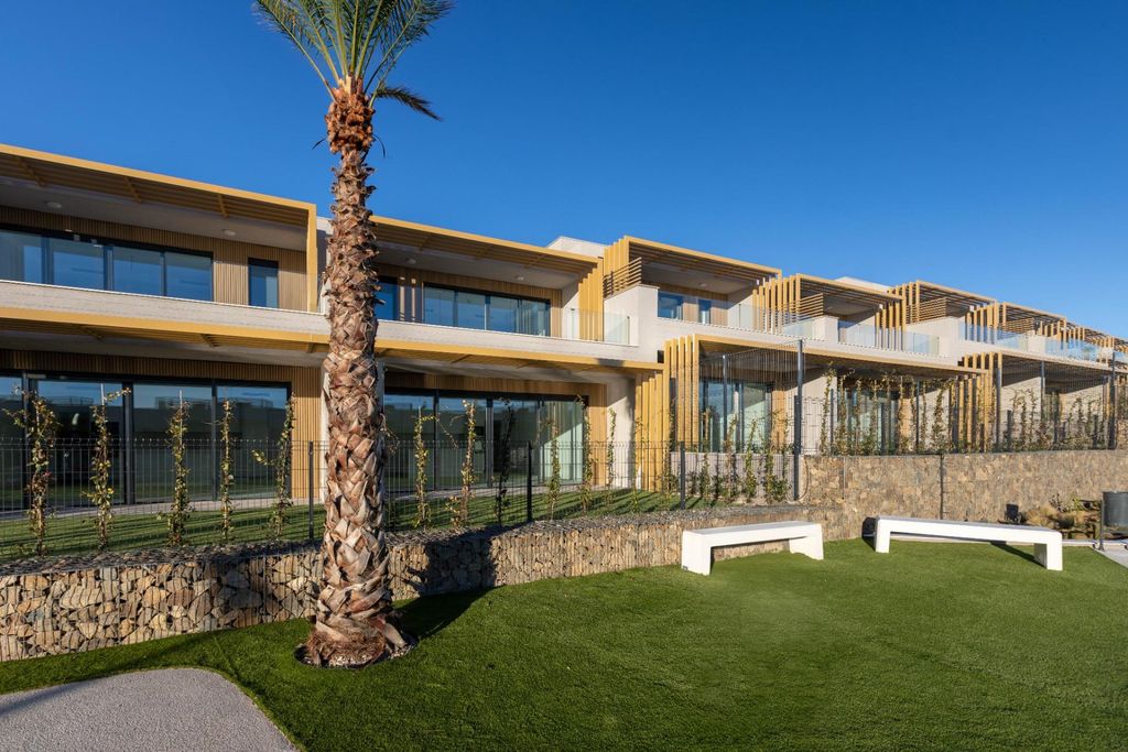 Property photo 3 of 86