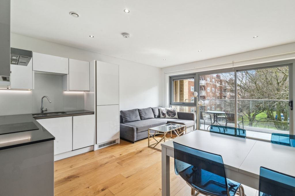 Property photo 2 of 16 1