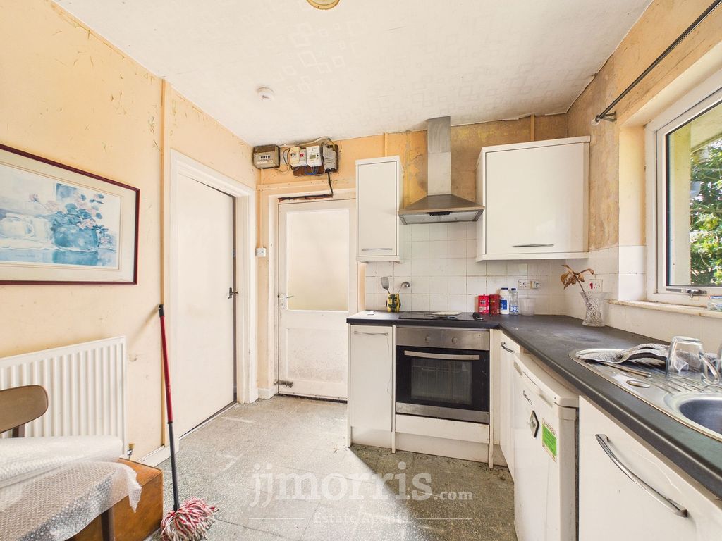 Property photo 3 of 21
