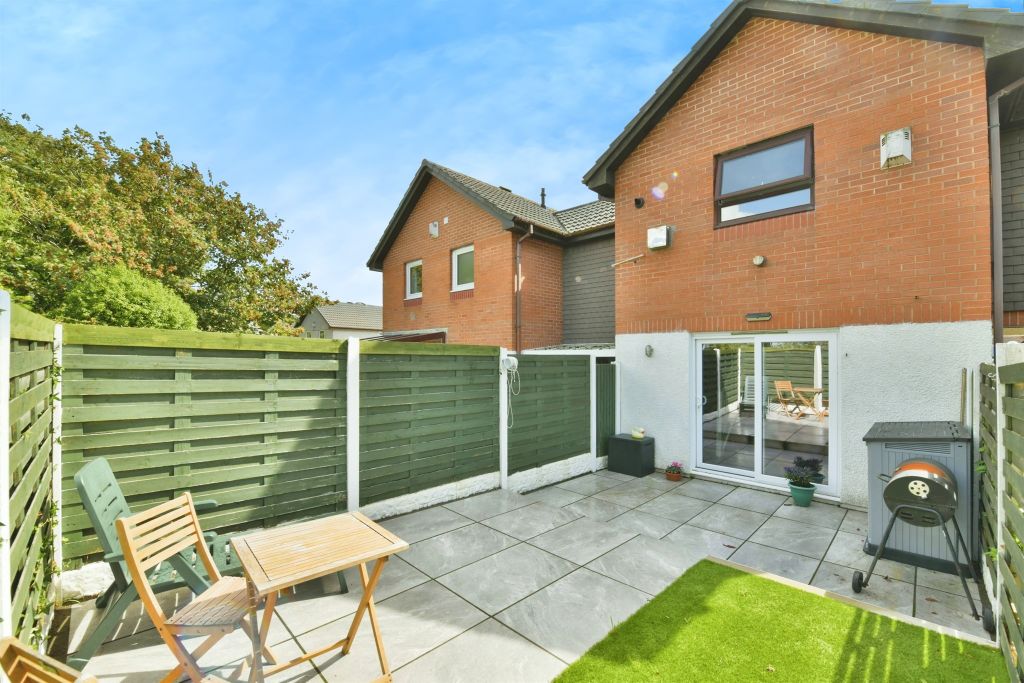 Property photo 2 of 17