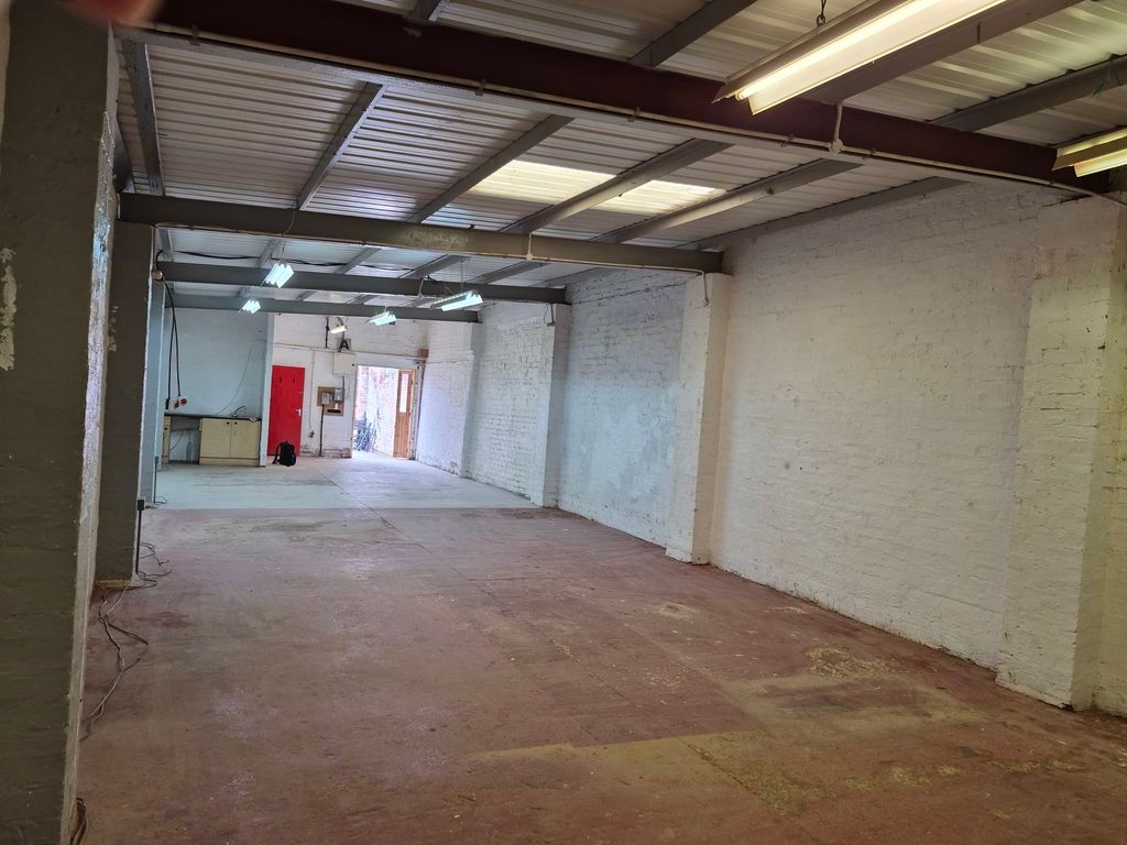 Property photo 2 of 9 Photo 3