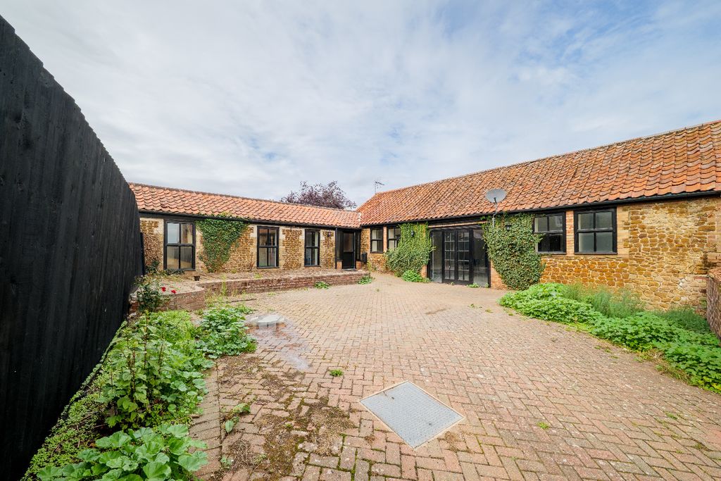 Property photo 1 of 19 5381650