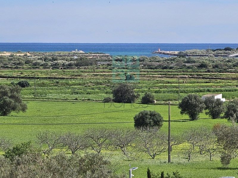 Property photo 1 of 42