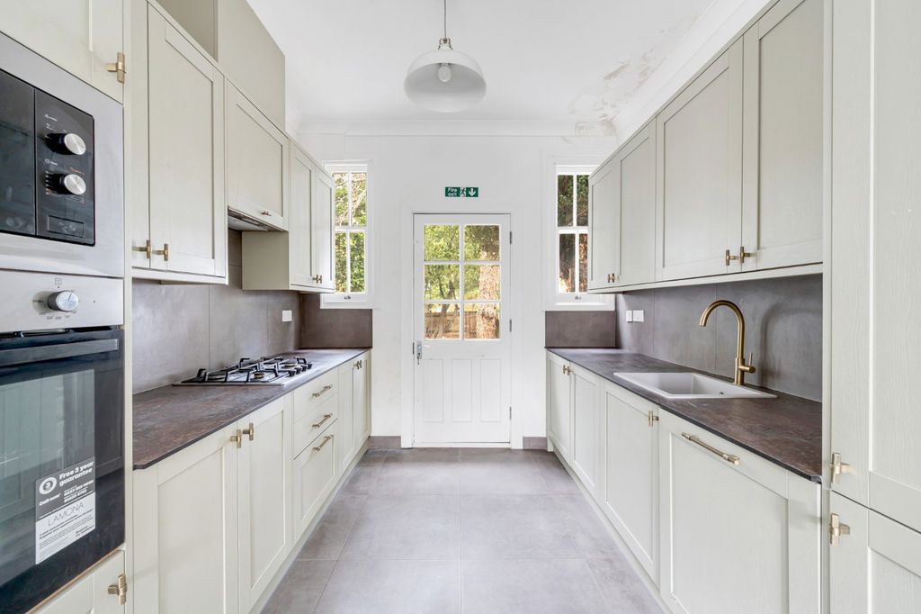 Property photo 2 of 17 Kitchen