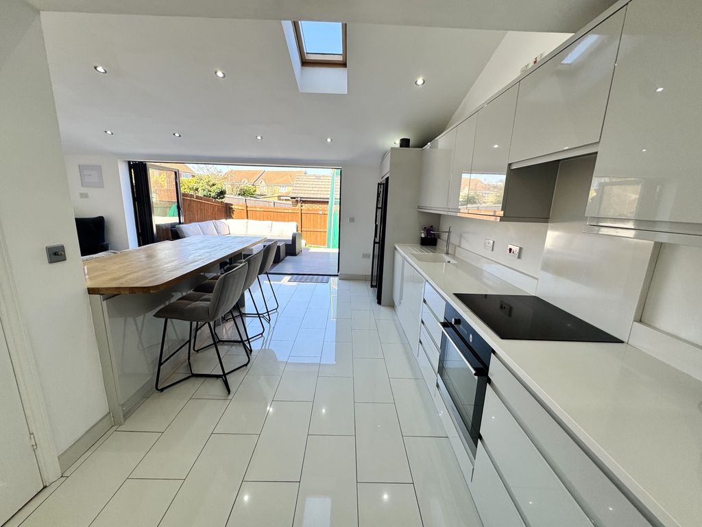 Property photo 3 of 23 Img_0888