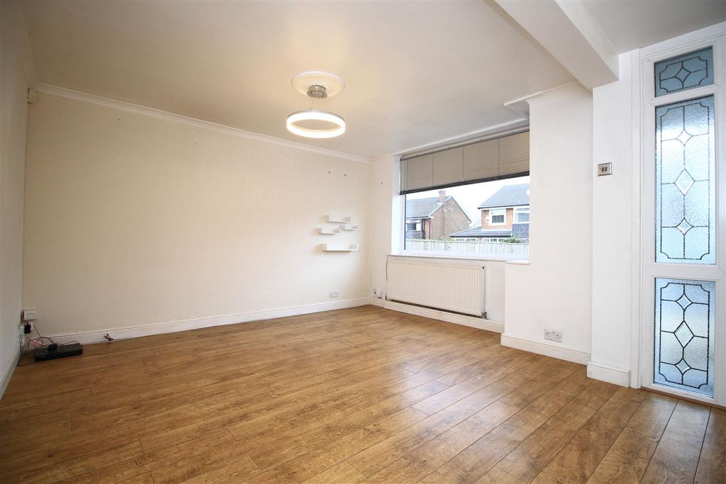 Property photo 2 of 21 Lounge..Jpg