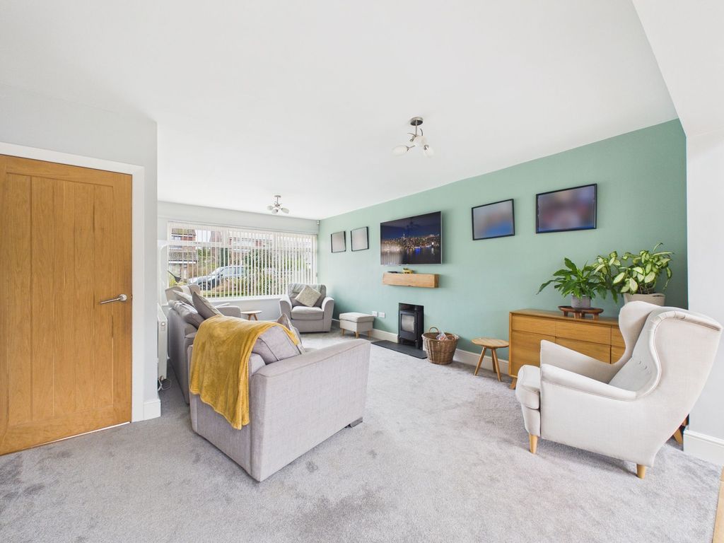 Property photo 3 of 21 Lounge Area