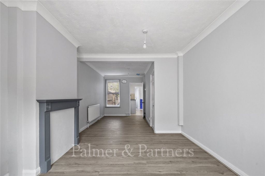 Property photo 3 of 11 Picture No. 02