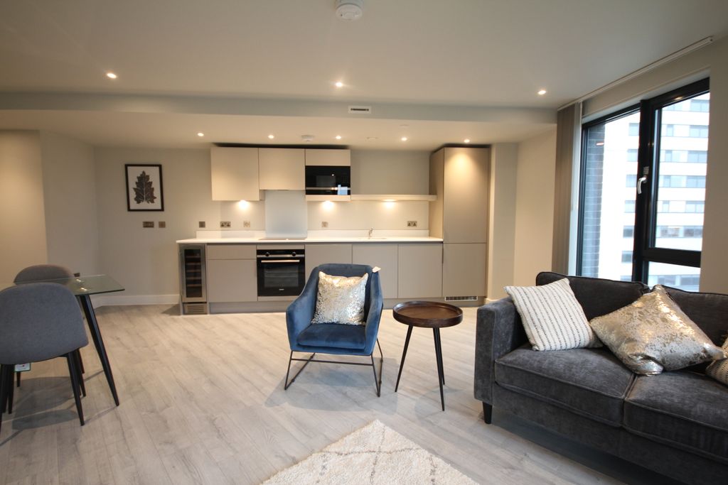 Property photo 2 of 25