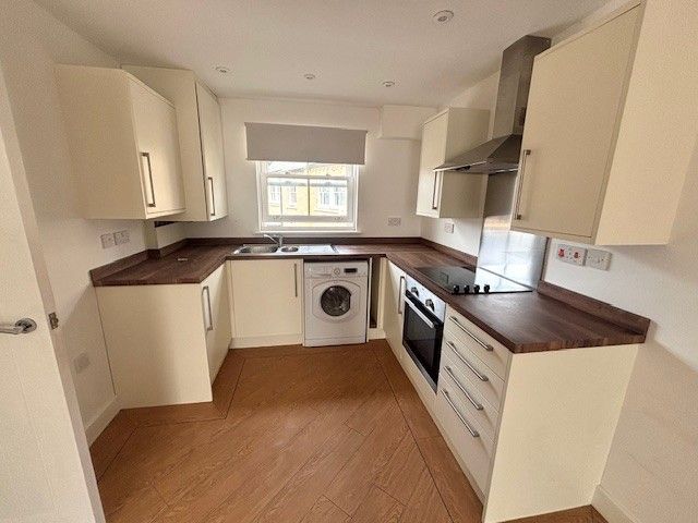 Property photo 3 of 5 Kitchen