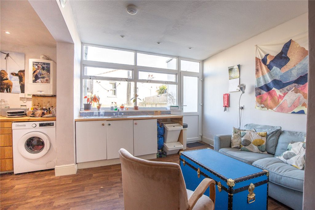 Property photo 2 of 19 Picture No. 29