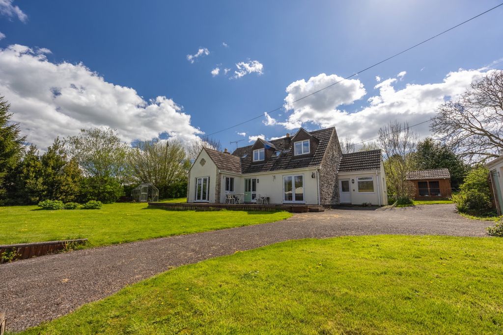 Property photo 1 of 34