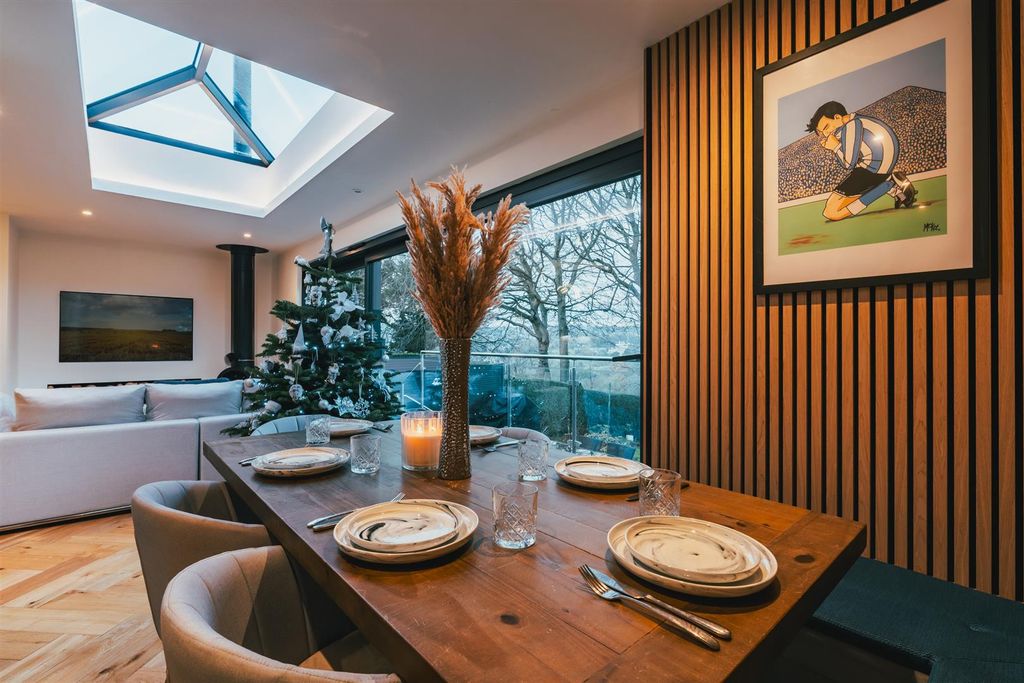 Property photo 3 of 43 Living/Dining Room