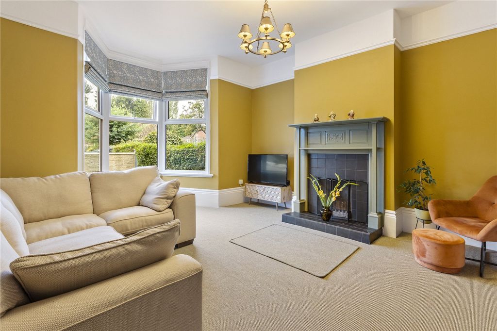 Property photo 3 of 33 Picture No. 16