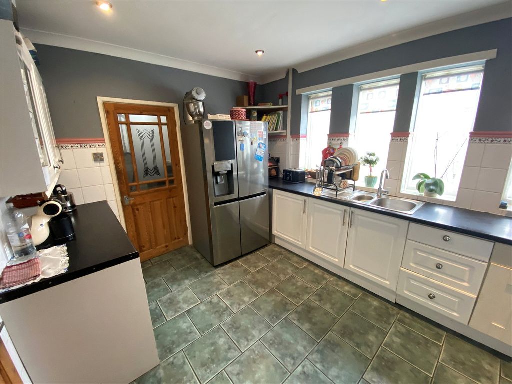 Property photo 3 of 27 Picture No. 14