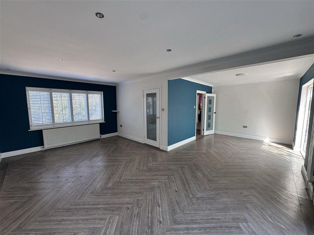 Property photo 2 of 22 Lounge/Dining Area