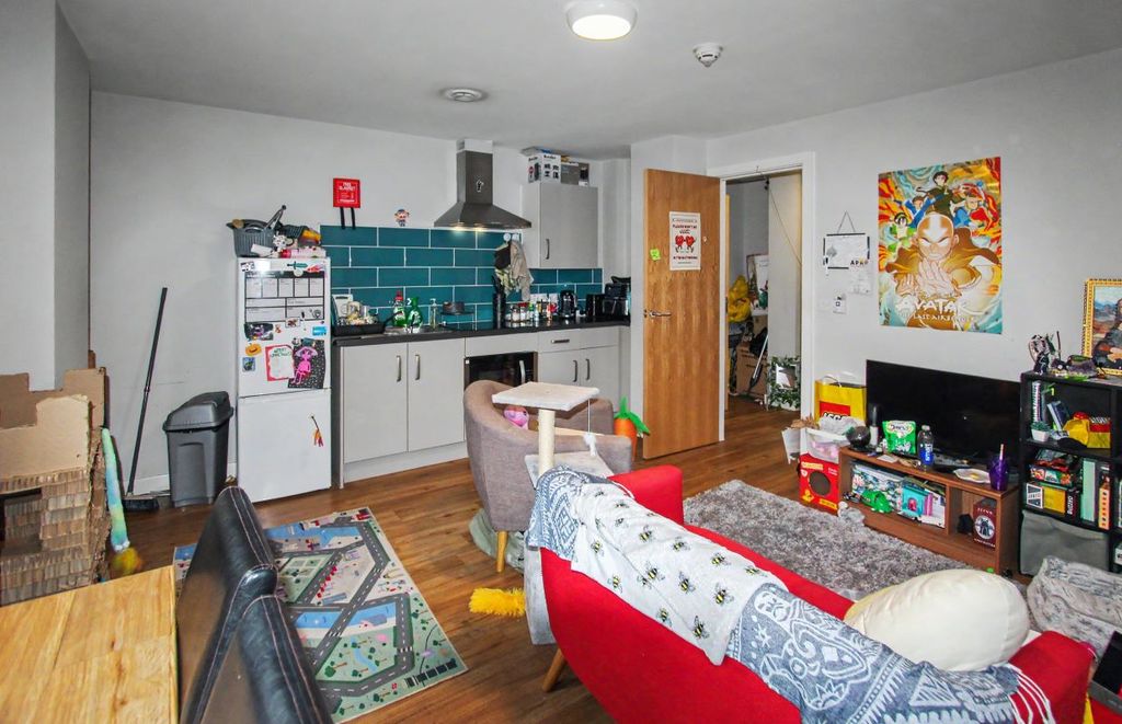 Property photo 2 of 11