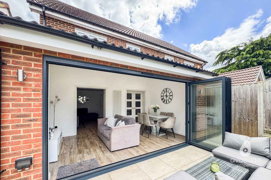 Property photo 2 of 24 5126692