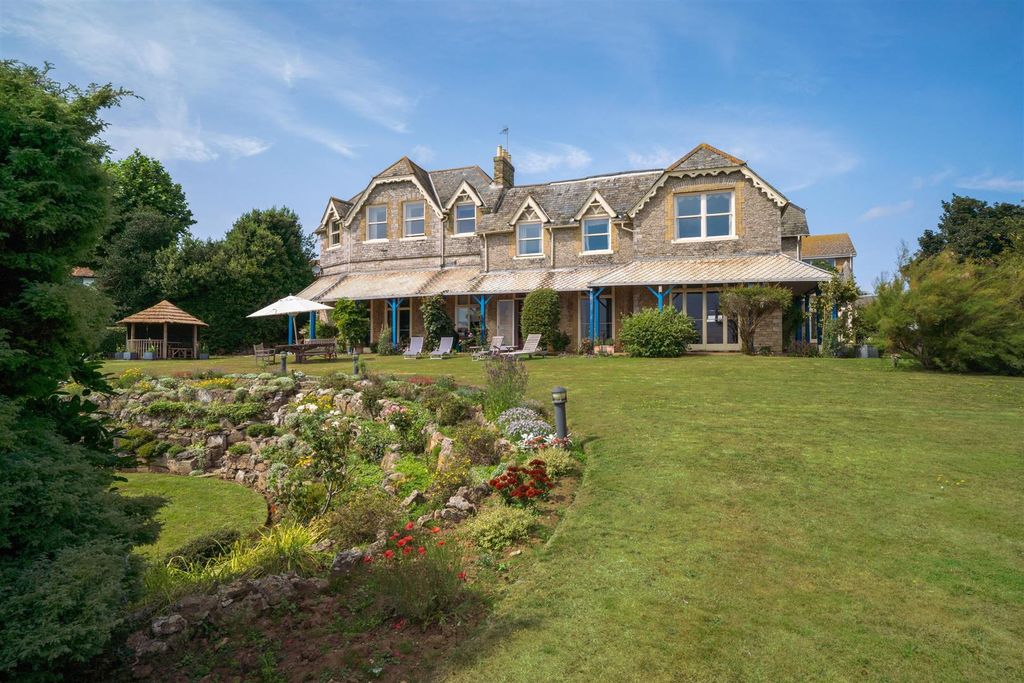 Property photo 1 of 55