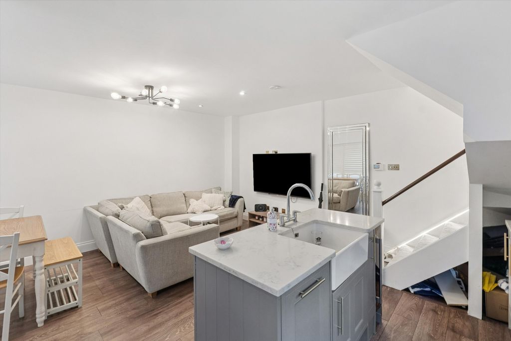 Property photo 3 of 15 Image