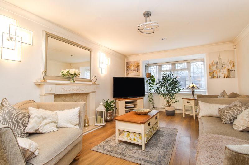 Property photo 3 of 24 Kitchen/Diner/Family Room