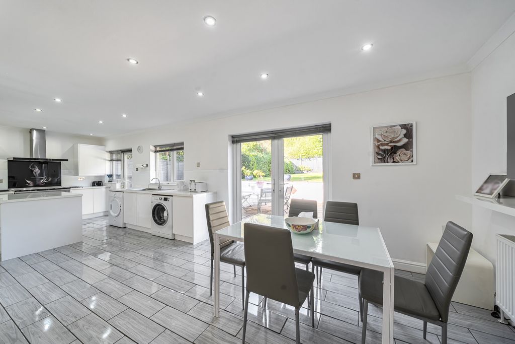 Property photo 3 of 19 1439590-15-69d62A...