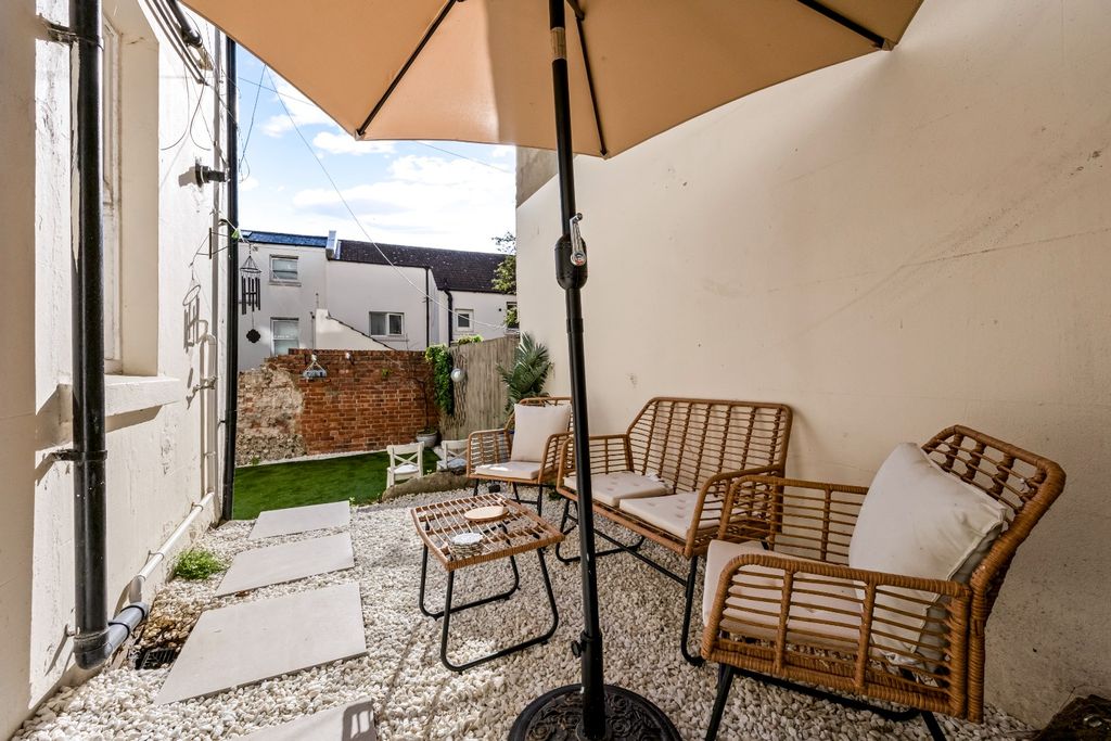 Property photo 3 of 16 5382184