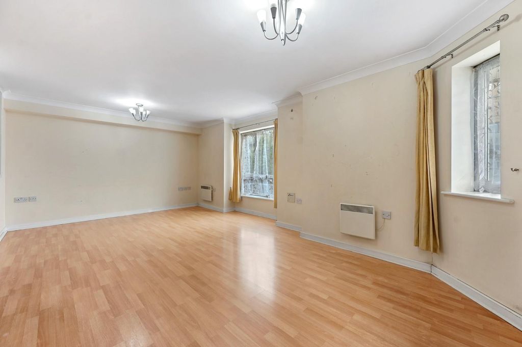 Property photo 3 of 11