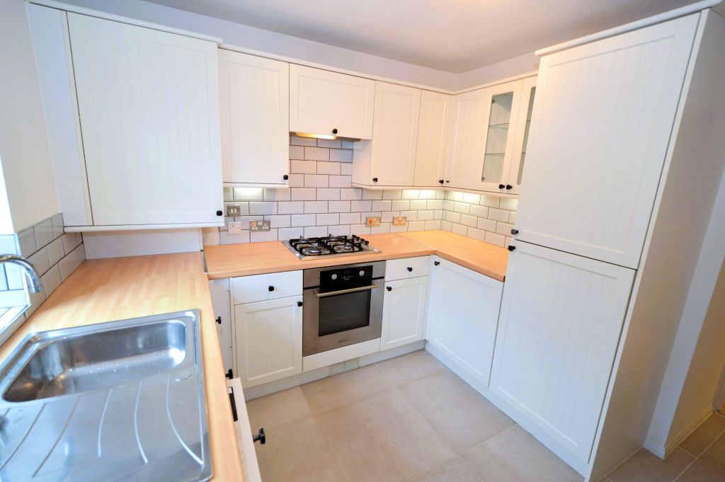 Property photo 3 of 14 Kitchen