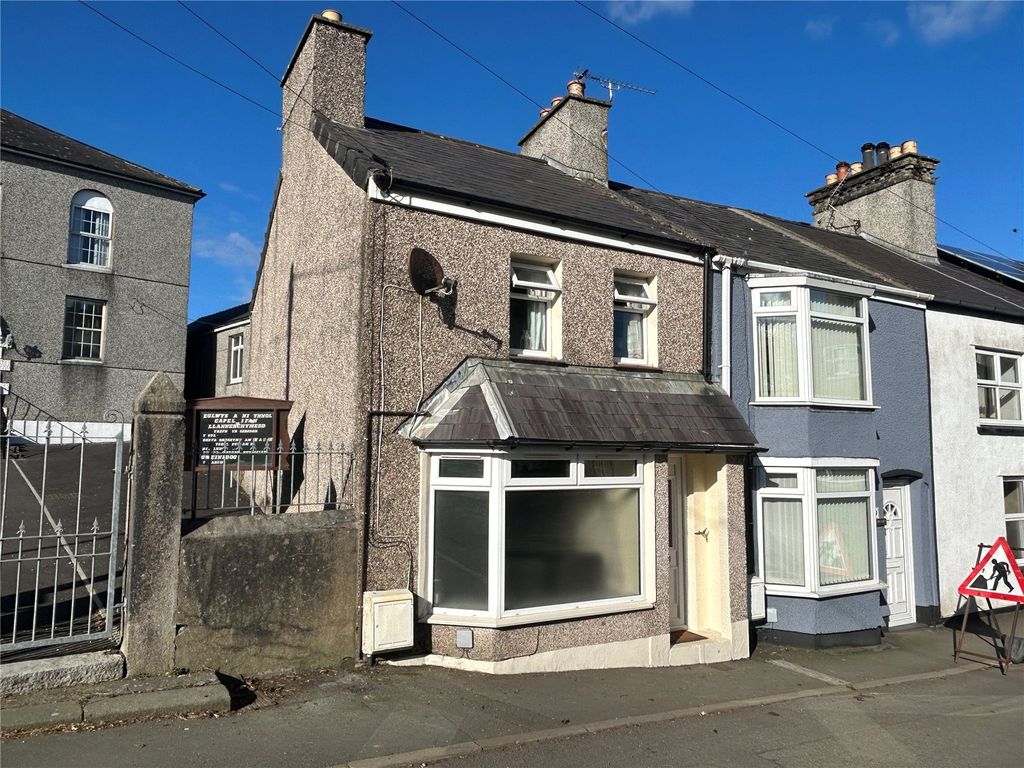 Property photo 1 of 8