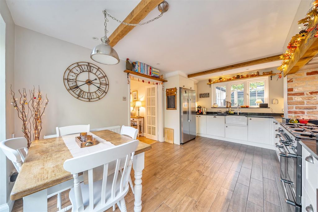 Property photo 2 of 21 1374179-3-6900Fb8Cf3414.Jpg