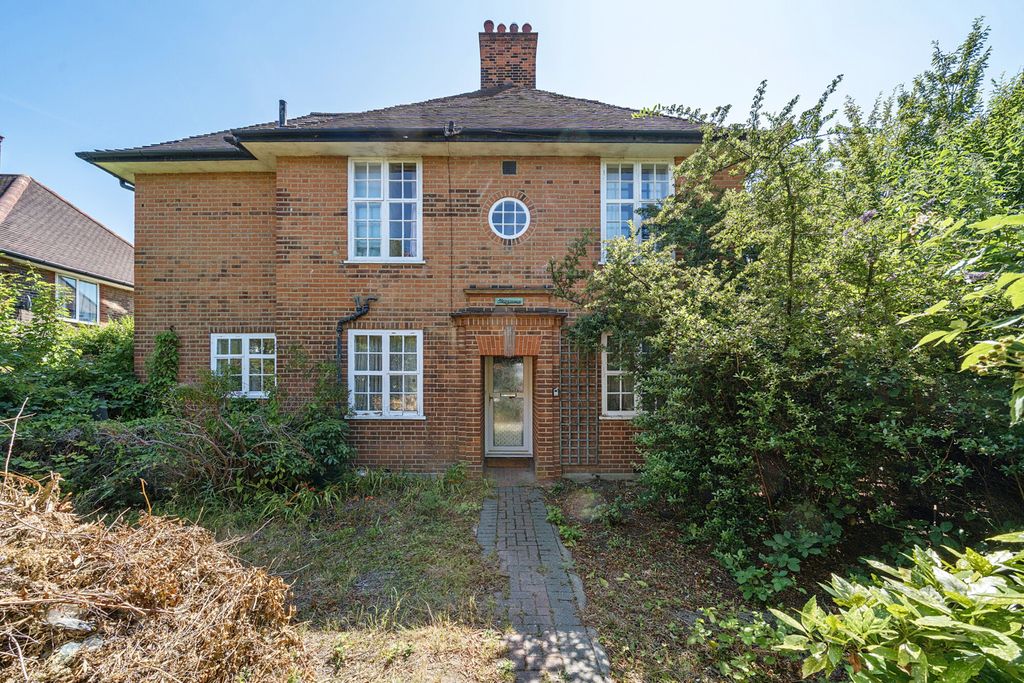 Property photo 1 of 16 External