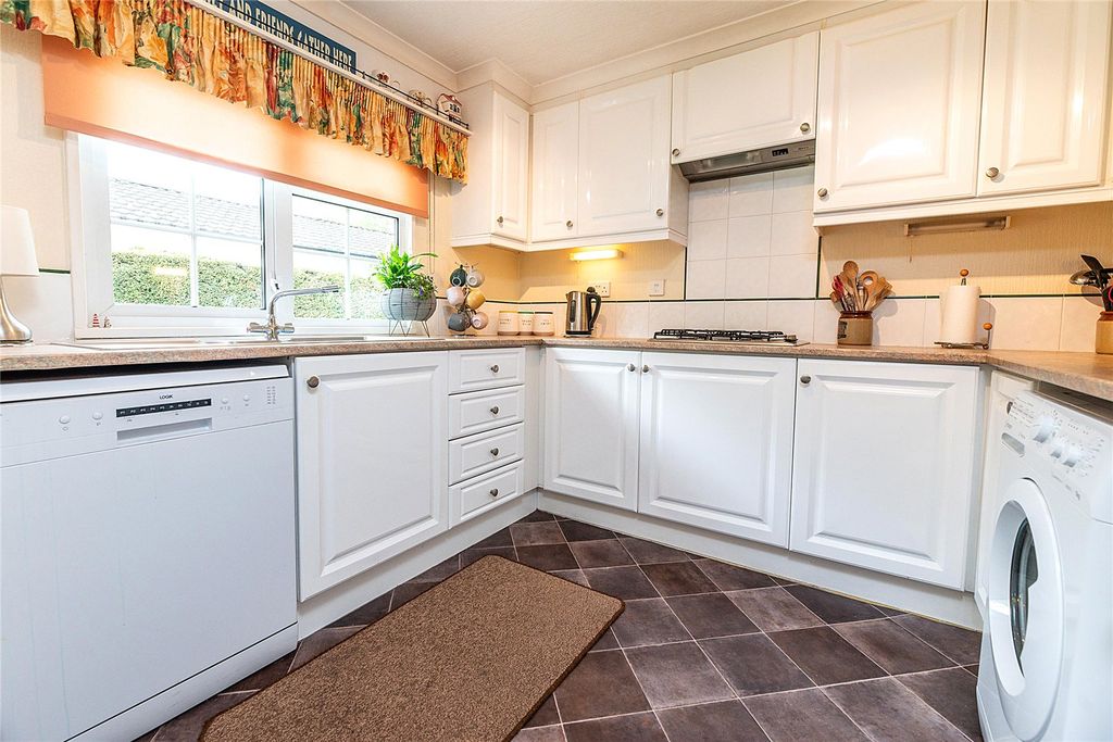 Property photo 2 of 34 Picture No. 66