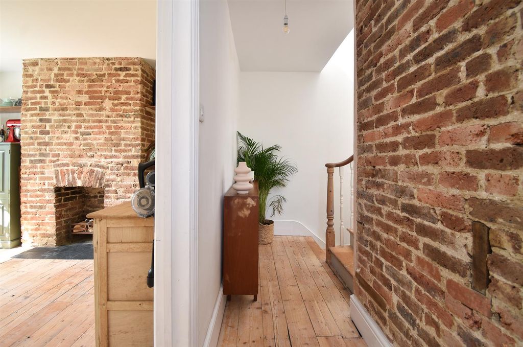 Property photo 3 of 13 Hallway