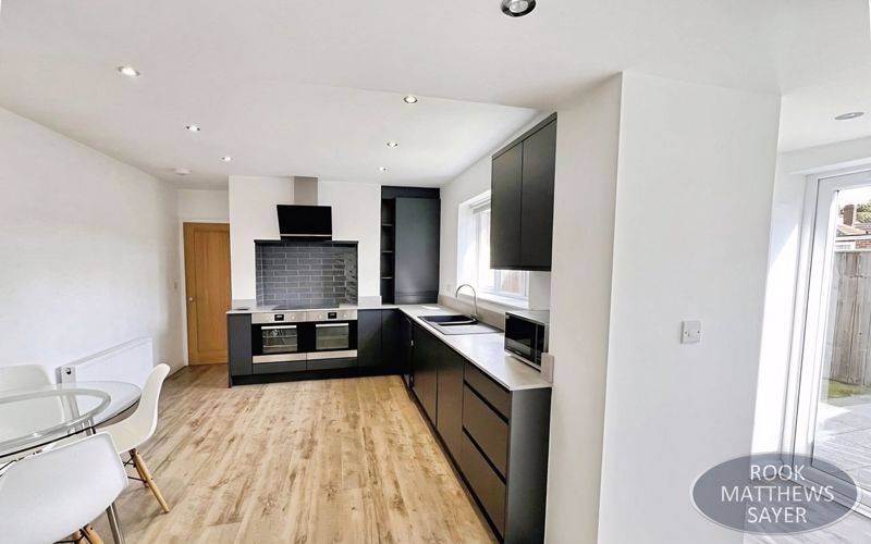 Property photo 2 of 10 Photo 8