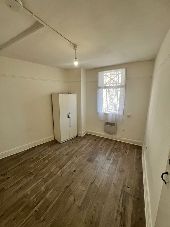 Property photo 3 of 5 Room 2 