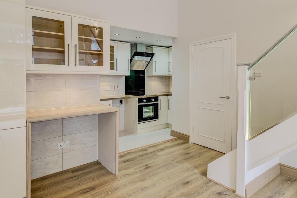 Property photo 3 of 6