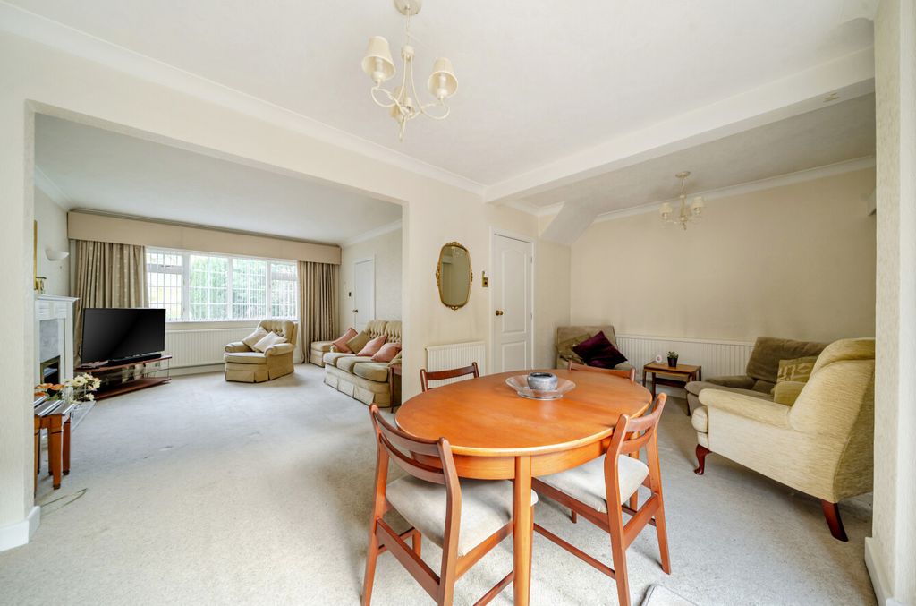 Property photo 3 of 10 1432122-8-69bae66...