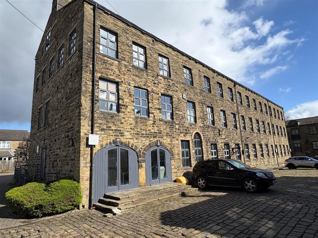 Property photo 1 of 3