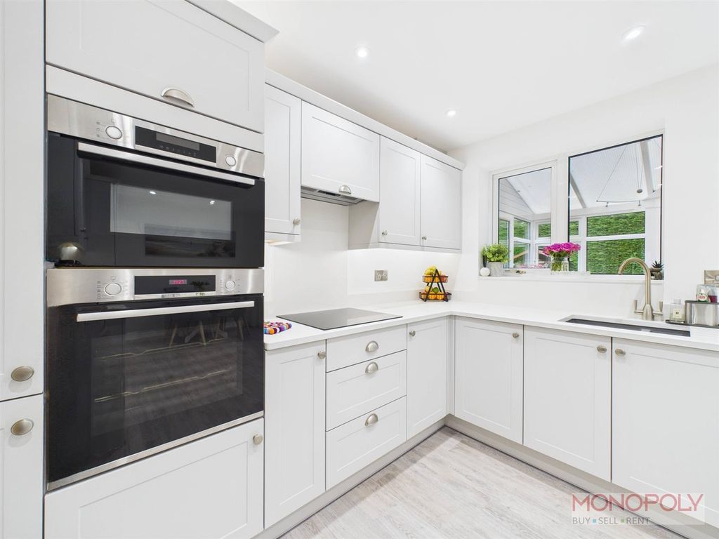 Property photo 3 of 28 Cam01943G0-Pr0555-Still002.Jpg