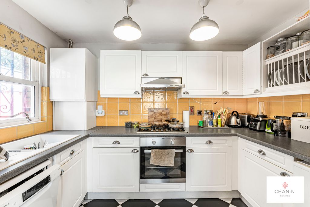 Property photo 2 of 18 15_52455_Watermarked